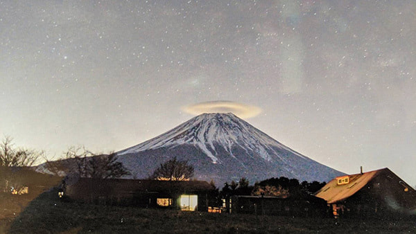 アーバンキャンピングから撮れた富士山の写真
