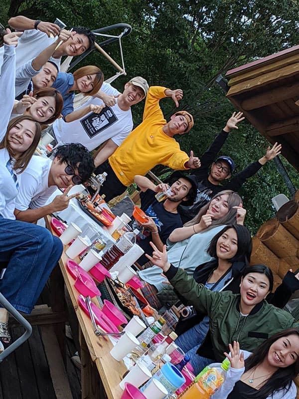 メインログのイメージ画像：デッキスペースでのバーベキュー１