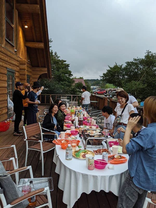 メインログのイメージ画像：デッキスペースでのバーベキュー３